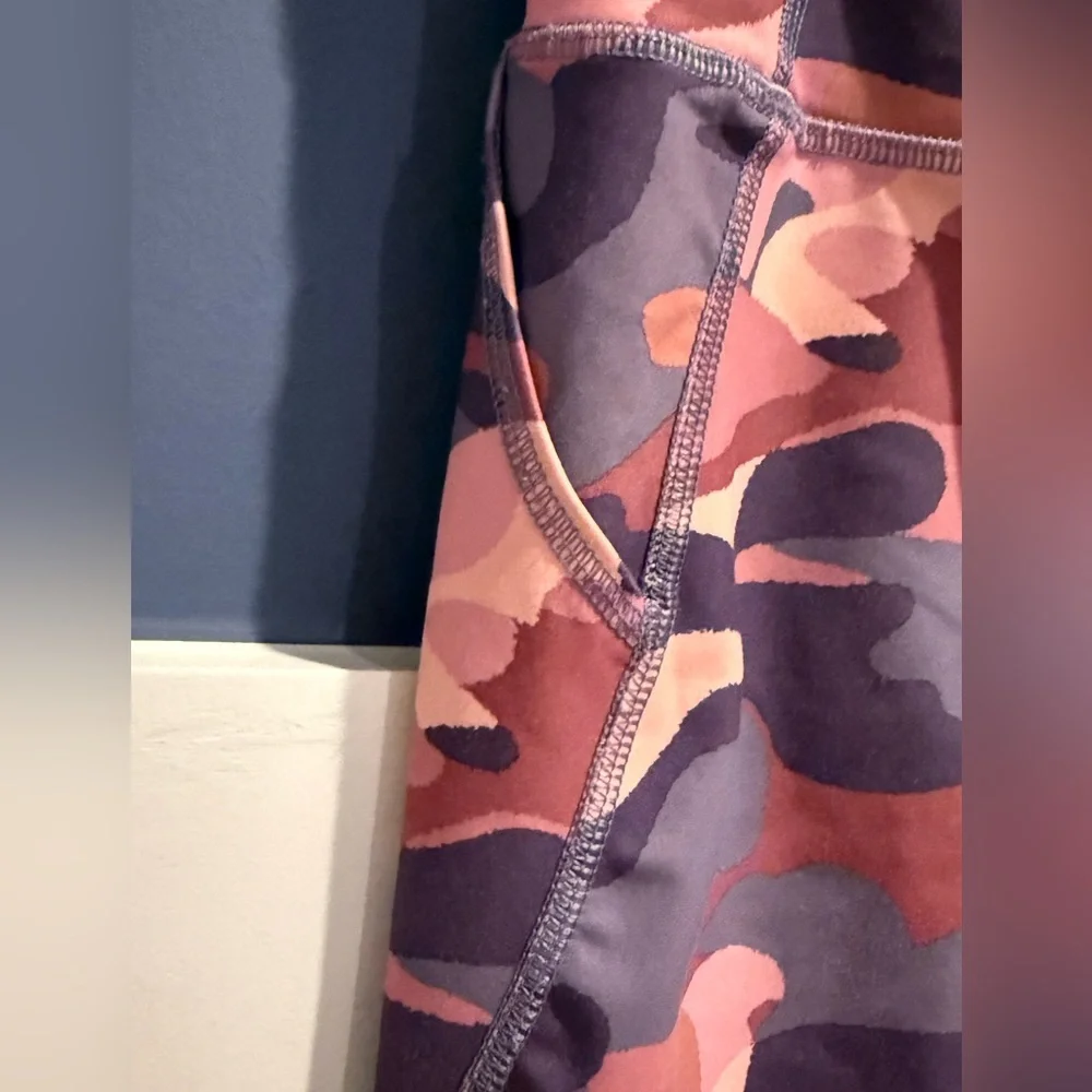 Old Navy Kids Camouflage Leggings - Pink and Purple size L 10-12